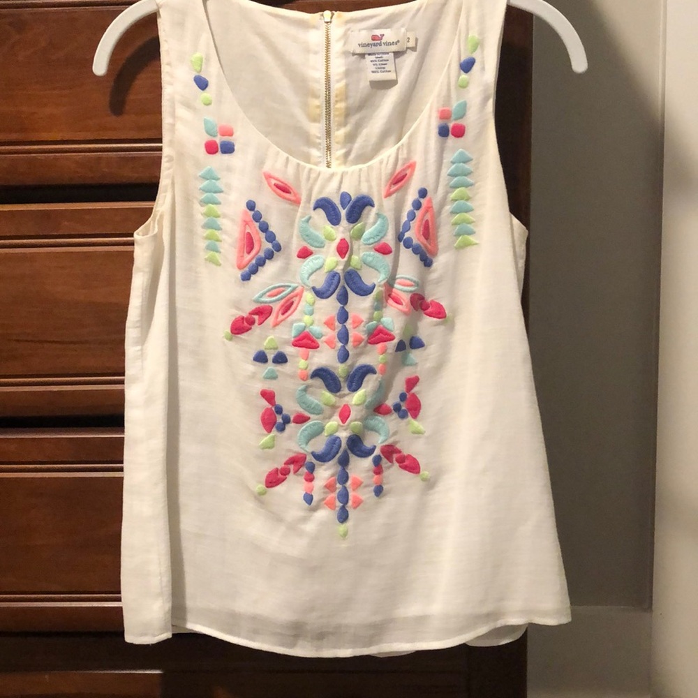 Vineyard vines embroidered top